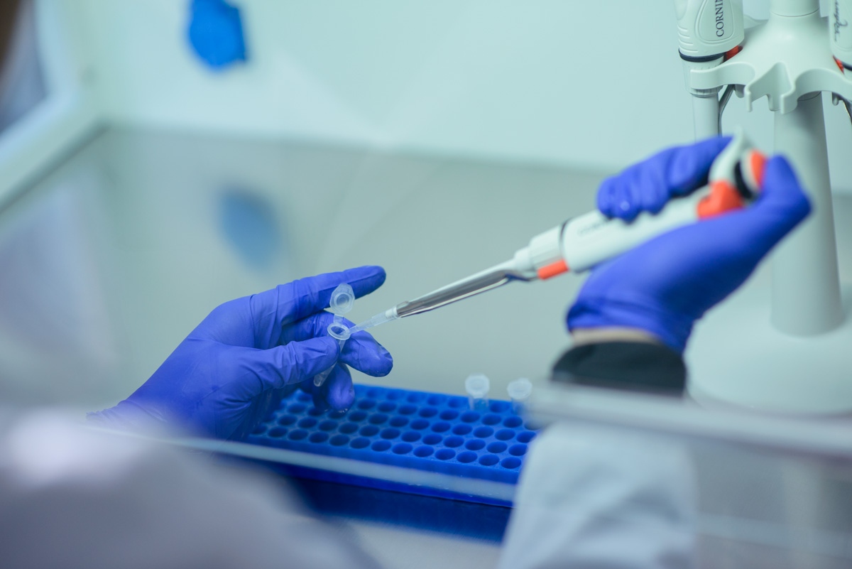 Estudiantes de Odontología reciben primer premio en importante congreso sobre investigación dental