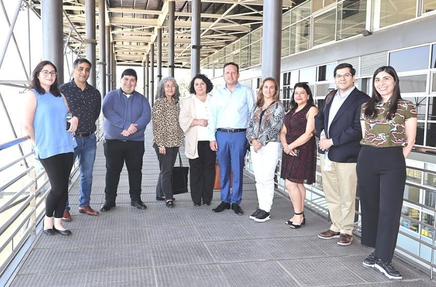 U. Mayor y Colegio Alemán La Serena sellan alianza que potenciará la investigación entre los escolares